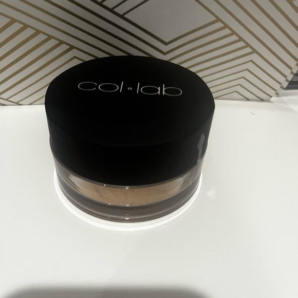 Col-lab Setting Powder - Picture 3 of 4